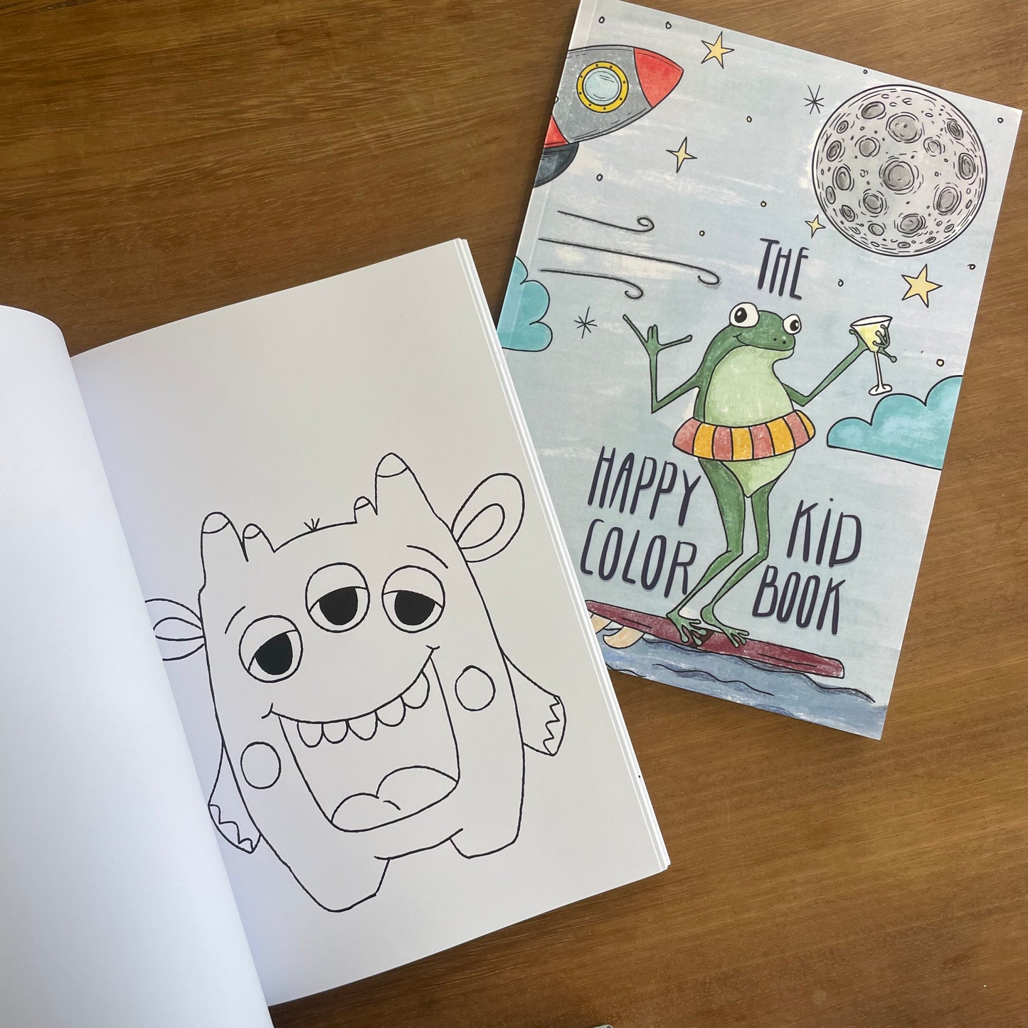 The Happy Kid colorbook